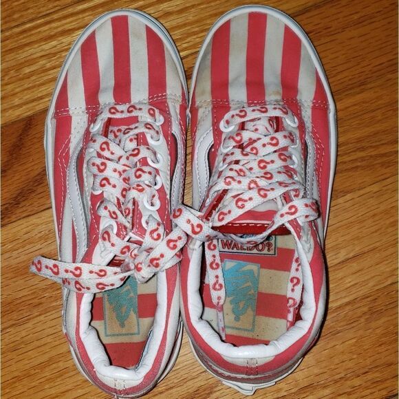 Vans where's Waldo Sneakers - Picture 5 of 9